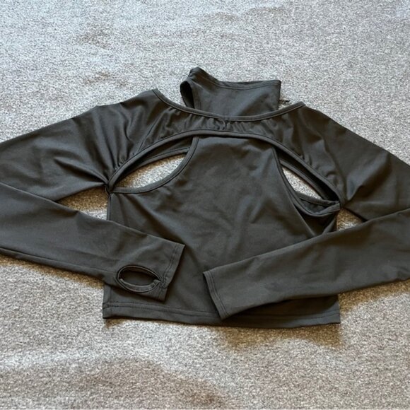 K-POP Inspired Black Cutout Crop Top – Long Sleeve, High Neck – Size XS - Picture 3 of 7